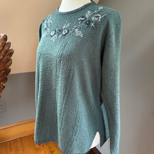 80’s Embroidered Floral Green Sweater